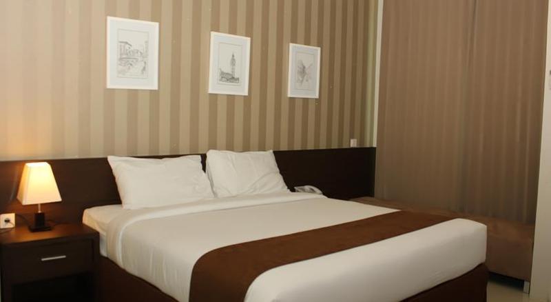 The Square Surabaya Hotel Exterior photo